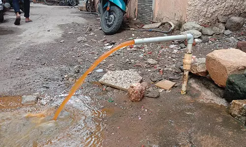 எர்ணாவூரில் மஞ்சள் நிறமாக வரும் குடிநீரால் மக்கள் தவிப்பு