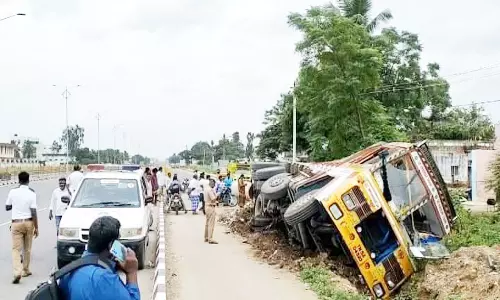 ரூ.46 லட்சம் பீர் பாட்டில்கள் மாற்று லாரி மூலம் அனுப்பி வைப்பு