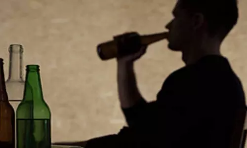 மது குடிக்க பணம் கேட்டு தாக்குதல் நடத்தியவர் கைது