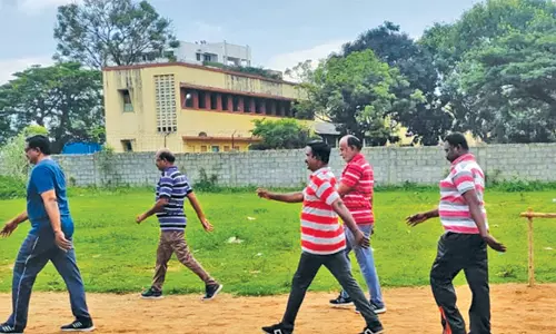 போலீசாருக்கு மனஉளைச்சலை போக்க யோகா, நடைபயிற்சி