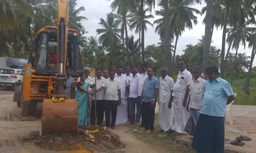 களர்பதி ஊராட்சியில்  சிமெண்ட் சாலை அமைக்க பூமி பூஜை