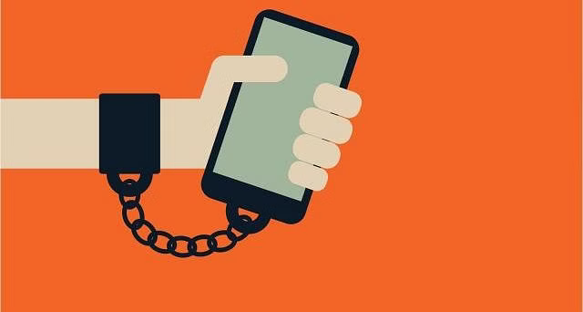 சேலம் ஜெயில் வார்டனின் செல்போன் ஆய்வு