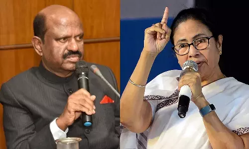 ஆளுநர் மாளிகை முன் தர்ணா: மம்தா பானர்ஜி ஆவேசம்