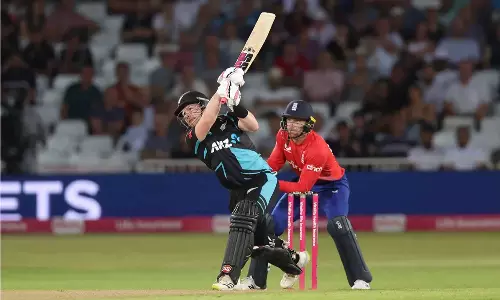 சைபர்ட், சாப்மேன் அதிரடி - 4வது டி20 போட்டியில் இங்கிலாந்தை வீழ்த்தியது நியூசிலாந்து