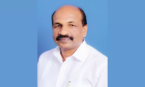 குமரி மாவட்ட விவசாயிகள் பயன்பெறும் வகையில் ரப்பர் விலையை அதிகரிக்க நடவடிக்கை எடுக்க வேண்டும்