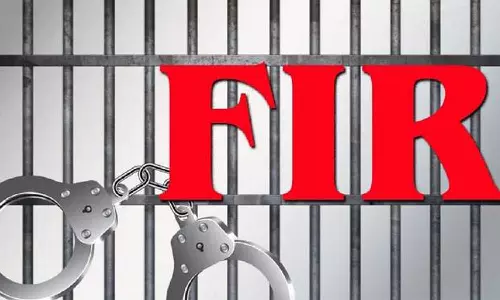 பண்ருட்டி அருகே   காதல் ஜோடிக்கு உதவிய  2 பேருக்கு  அடி -உதை