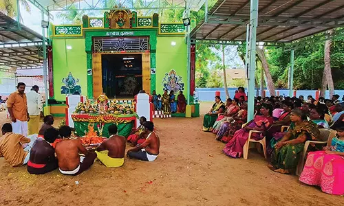 அழகப்பபுரம் கிராமத்தில் முத்தாரம்மன்,  உச்சினி மாகாளியம்மன்  கோவில் கொடை விழா