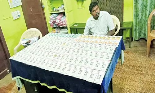 பாவூர்சத்திரம் அருகே விற்பனைக்காக லாட்டரி சீட்டு பதுக்கிய மாற்றுத்திறனாளி கைது-ரூ.1.11 லட்சம் மதிப்பிலான சீட்டுகள் பறிமுதல்