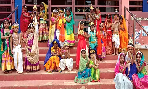 ட்ரஷர் ஐலண்ட் பள்ளியில் கிருஷ்ண ஜெயந்தி விழா