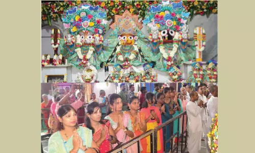 கிருஷ்ண ஜெயந்தியை முன்னிட்டு குழந்தைகளுக்கு கிருஷ்ணர், ராதைவேடம் அணிந்து மகிழ்ந்த பெற்றோர்