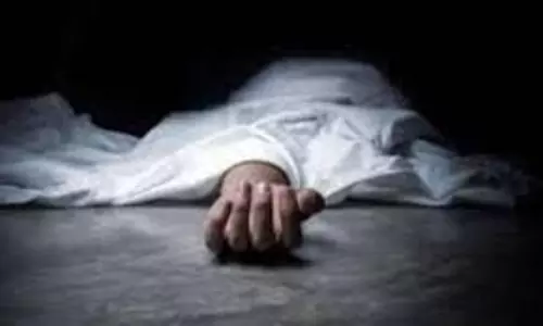 சாக்கடையில் விழுந்து பெயிண்டர் சாவு