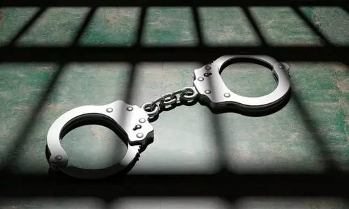 தொழிலாளியை தாக்கிய ஆட்டோ டிரைவர் கைது