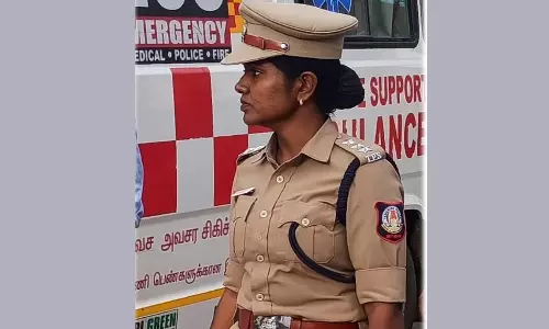 போலீஸ்காரர்களை தாக்கியதால் துப்பாக்கியால் சுட்டு கொலையாளியை பிடித்த பல்லடம் டி.எஸ்.பி.