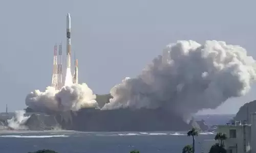 3 முறை ஒத்தி வைக்கப்பட்டதற்கு பிறகு நிலவுக்கு விண்கலத்தை ஜப்பான் வெற்றிகரமாக ஏவியது