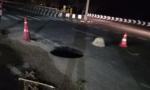 சேலம்-கோவை பைபாஸ் ரோட்டில் திடீர் பள்ளம்