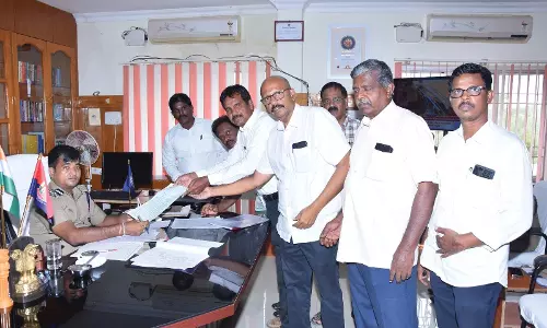 நெல்லை மாவட்ட தி.மு.க. சார்பில் உத்தரபிரதேச சாமியாரை கைது செய்யக்கோரி புகார்