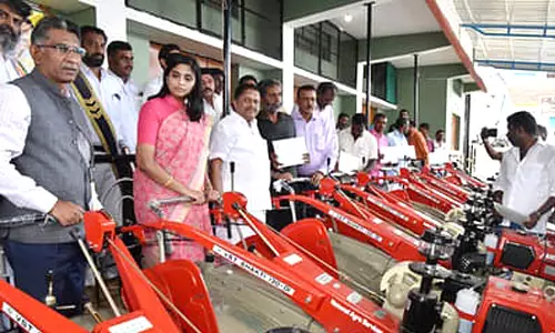 நீலகிரியில் ரூ.11.60 லட்சம் மதிப்பில் விவசாயிகளுக்கு வேளாண் கருவிகள்