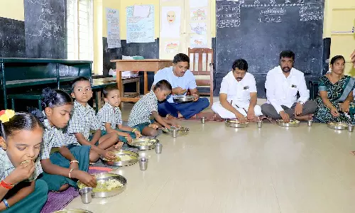 காலை உணவு திட்டத்தை கலெக்டர் ஆய்வு