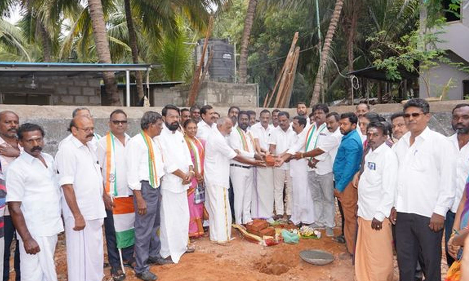 ஒற்றையால் விளையில் புதிய அங்கன்வாடி கட்டிடம்: அடிக்கல் நாட்டு விழாவில் பங்கேற்ற விஜய் வசந்த்