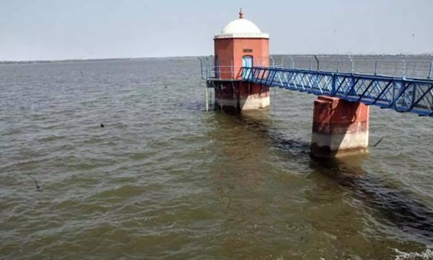 புழல் ஏரிக்கு நீர்வரத்து 536 கன அடியாக அதிகரிப்பு புழல் ஏரிக்கு நீர்வரத்து 536 கன அடியாக அதிகரிப்பு