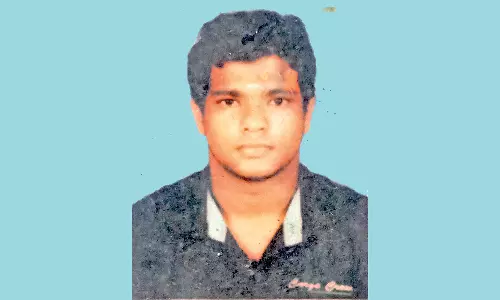 இரணியலில் என்ஜினீயர் தற்கொலை - கல்விக்கடனை கட்ட வங்கி நோட்டீசு அனுப்பியதால் விபரீத முடிவு