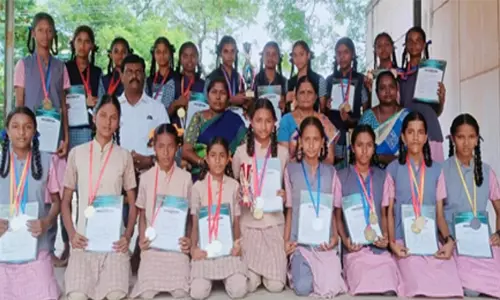 குமாரபாளையம் அரசு பள்ளி மாணவிகள் சாதனை