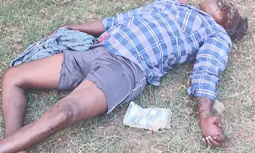 மக்கள் நடமாட்டம் மிகுந்த பகுதியில் இறந்து 2 நாட்களாக கிடந்த வாலிபர்