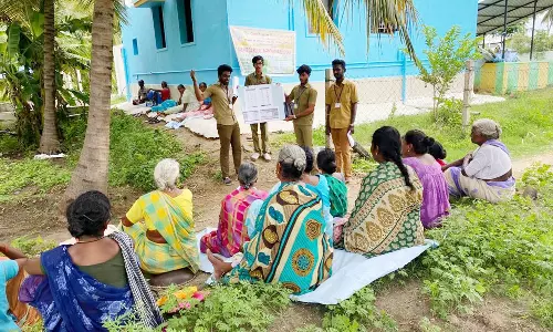காந்திகிராம பல்கலைக்கழக வேளாண்துறை மாணவர்கள் விவசாயிகளுக்கு பயிற்சி