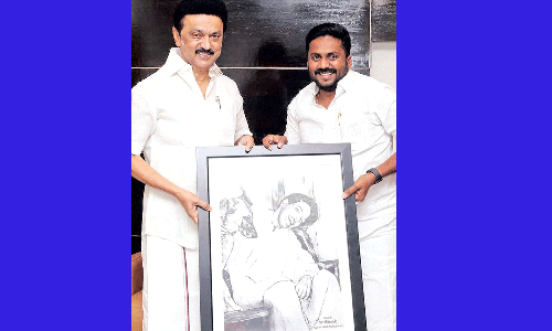 முதல்-அமைச்சருக்கு நினைவு பரிசு