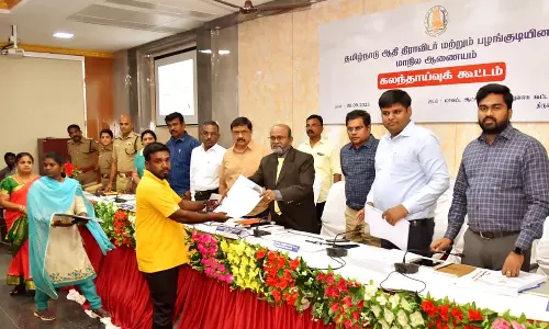 நெல்லை மாவட்ட கலெக்டர் அலுவலகத்தில்  அனைத்துதுறை அதிகாரிகளுக்கான கலந்தாய்வு கூட்டம்- ஆதி திராவிட மற்றும் பழங்குடியினர் நல ஆணைய தலைவர் பங்கேற்பு