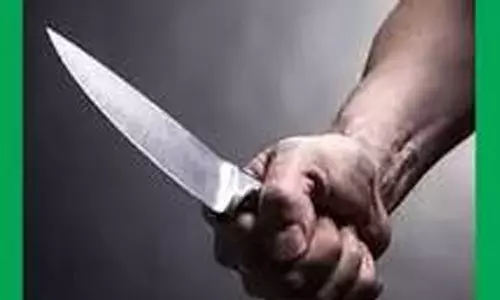 சூலூர் அருகே ஊழியரை கத்தியால் குத்திய வாலிபர்