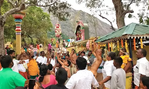 ஆனைமலையில் 300 ஆண்டுகள் பழமையான பெருமாள் கோவிலில் உறியடி நிகழ்ச்சி