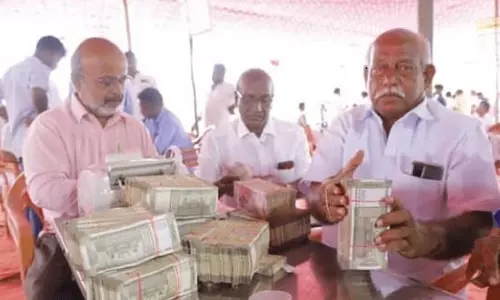 மொய் விருந்து பத்திரிகை எண்ணிக்கை பார்த்து புலம்பிய நபரின் ஆடியோ வைரல்