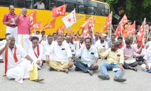 கிருஷ்ணகிரி மாவட்டத்தில் மார்க்சிஸ்ட் கம்யூனிஸ்டு கட்சியினர் போராட்டம்