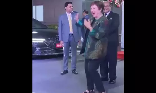 டெல்லி  விமான நிலையத்தில் உற்சாக நடனமாடிய ஐ.எம்.எப். தலைவர்