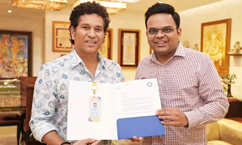 உலக கோப்பை கிரிக்கெட் போட்டி - சச்சினுக்கு கோல்டன் டிக்கெட் வழங்கிய ஜெய் ஷா