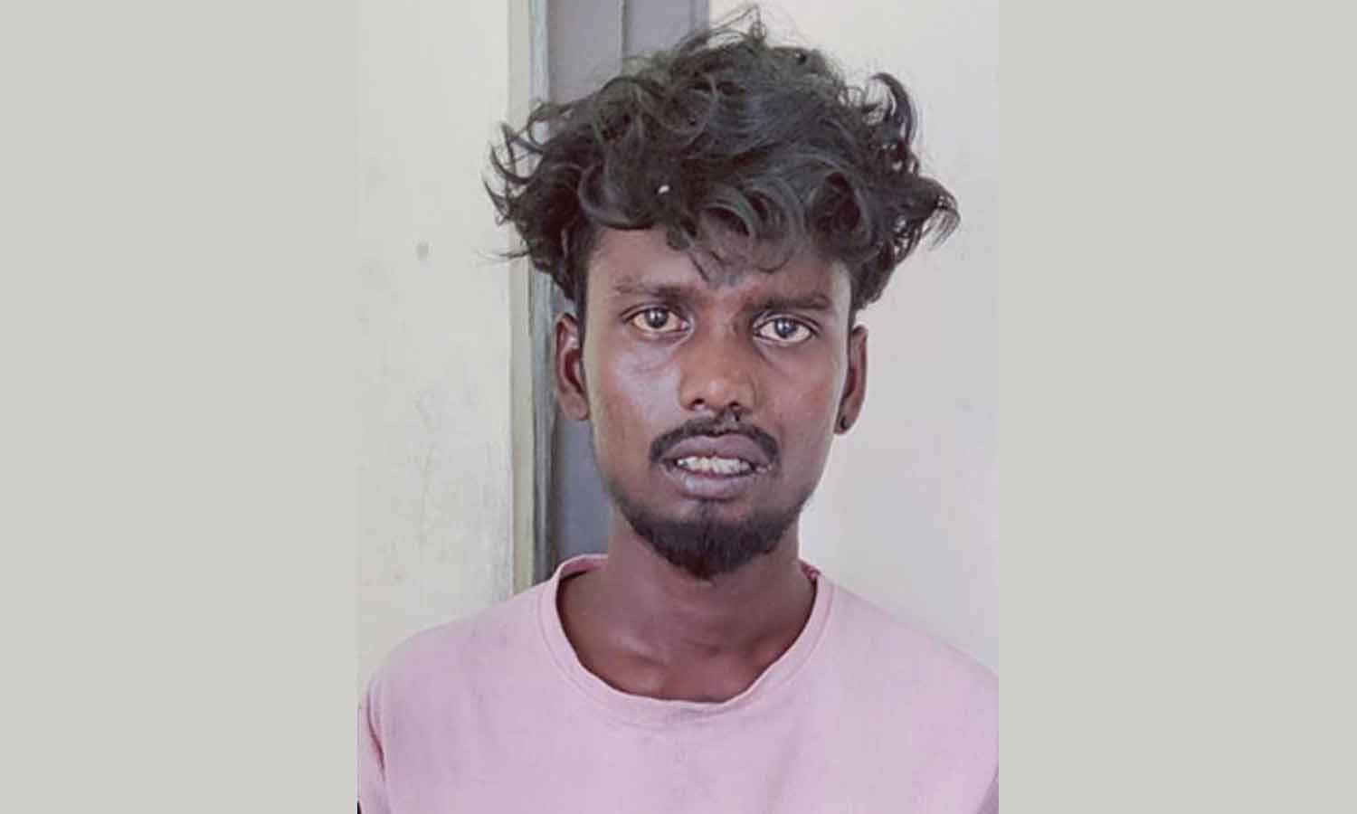 ரவுடி தலை துண்டித்து படுகொலை: நள்ளிரவில் காரில் கடத்தி மர்மநபர்கள் வெறிச்செயல்