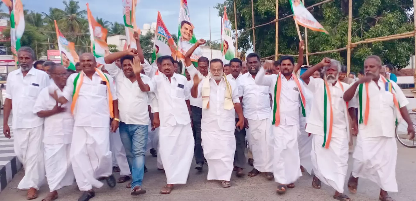 காங்கிரஸ் சார்பில் ஒற்றுமை பேரணி காங்கிரஸ் சார்பில் ஒற்றுமை பேரணி