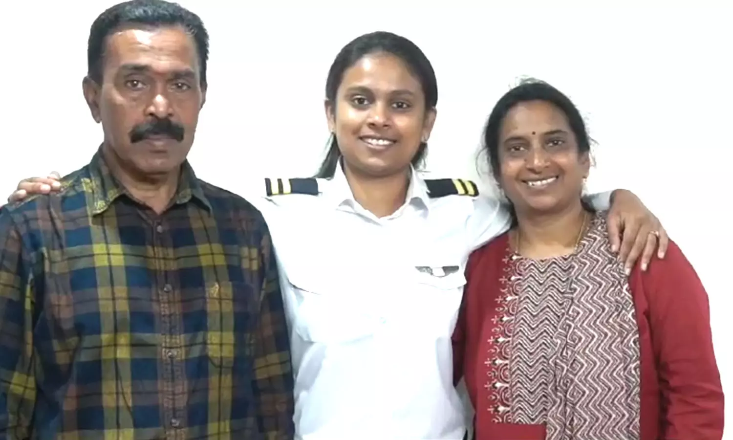 விமான ஓட்டியான படுகர் இன பெண் ஜெயஸ்ரீ