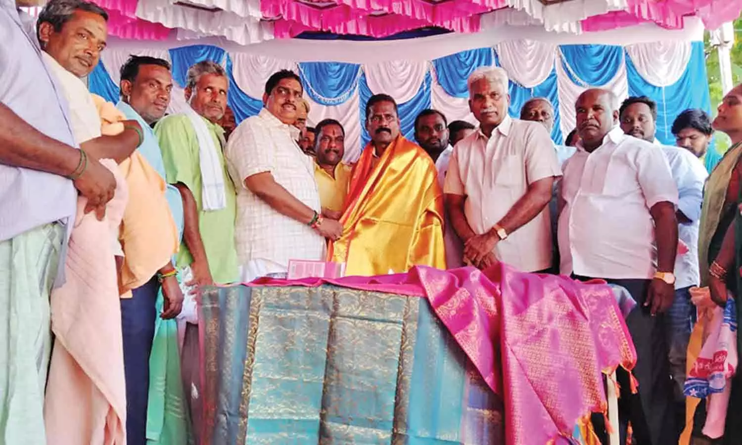 விவசாயிகள் சேவை கூட்டுறவு சங்க நிர்வாகிகள் பதவியேற்பு