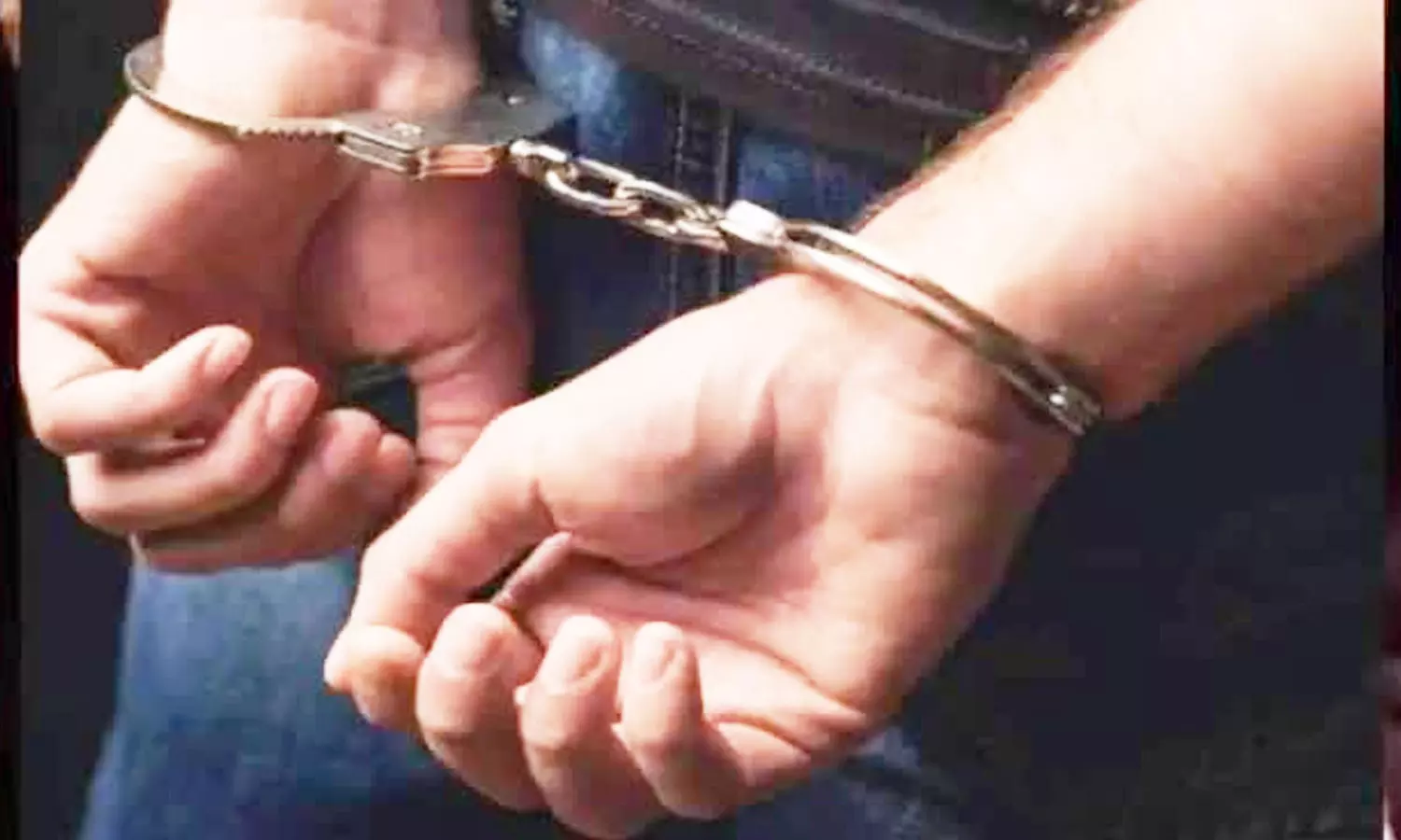 வீடு புகுந்து பாத்திரம் திருட்டு