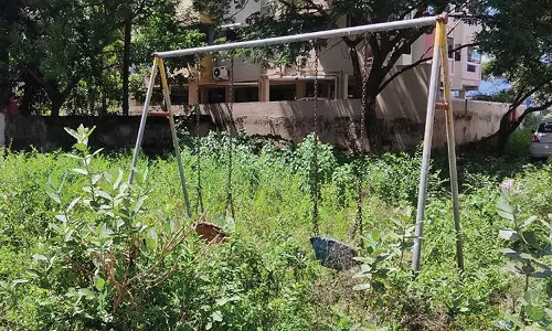 சீரமைக்கப்படாமல் கிடக்கும் பூங்கா- அனுமதி அளித்தும் பணி நடைபெறவில்லை என்று குற்றச்சாட்டு