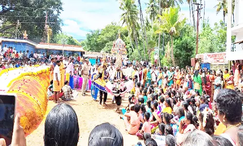 படவேடு திரவுபதியம்மன் கோவிலில் துரியோதனன் படுகளம், தீமிதி விழா