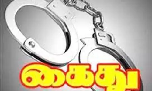 கத்தி முனையில் பணம் பறித்த ரவுடி உட்பட 2 பேர் கைது