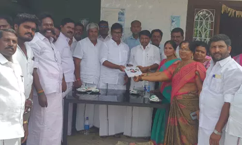 அ.தி.மு.க சார்பில்  வாக்குச் சாவடி முகவர்கள் சந்திப்பு