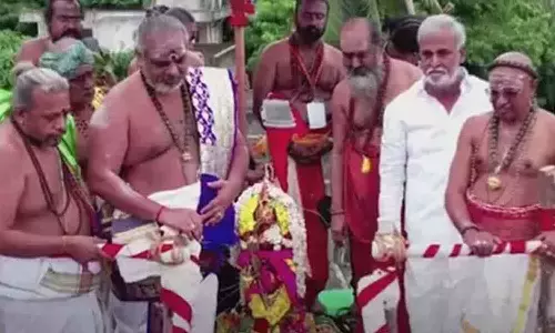 கும்பாபிஷேக  புகைப்படங்கள் அடங்கிய சிறப்பு மலரை விரைவில் இந்து அறநிலையத்துறை வெளியிடும்: அமைச்சர்