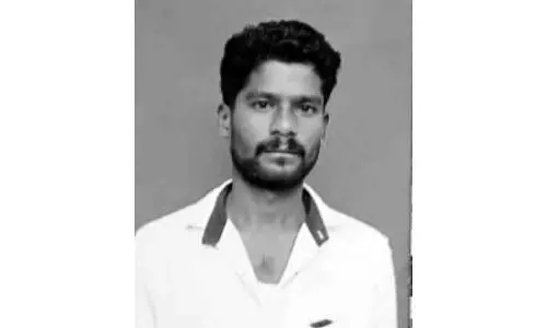 வெளிநாட்டில் இருந்து கூலிப்படை ஏவி ரவுடியை தீர்த்துக்கட்டிய வாலிபர்