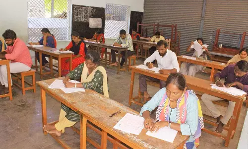 நெல்லை மாவட்டத்தில்  வட்டார கல்வி அலுவலர் தேர்வை 1,206 பேர் எழுதினர்