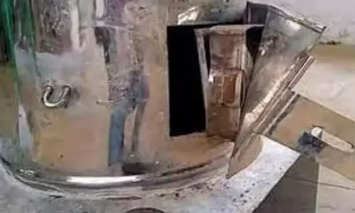 பூட்டை உடைத்து உண்டியல் பணம் திருட்டு