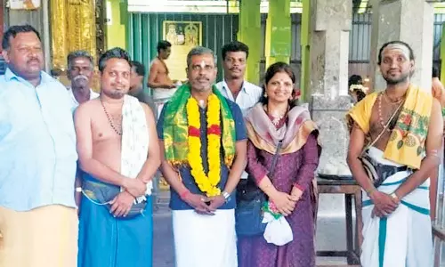 சுவேதாரண்யேஸ்வரர் சாமி கோவிலில் சந்திரயான்-3 திட்ட இயக்குனர் குடும்பத்துடன் சாமி தரிசனம்